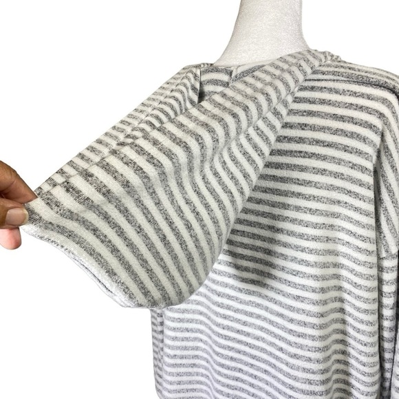 Mesh + Lace women's size Medium hooded lightweight long sleeve striped sweater - Picture 4 of 8